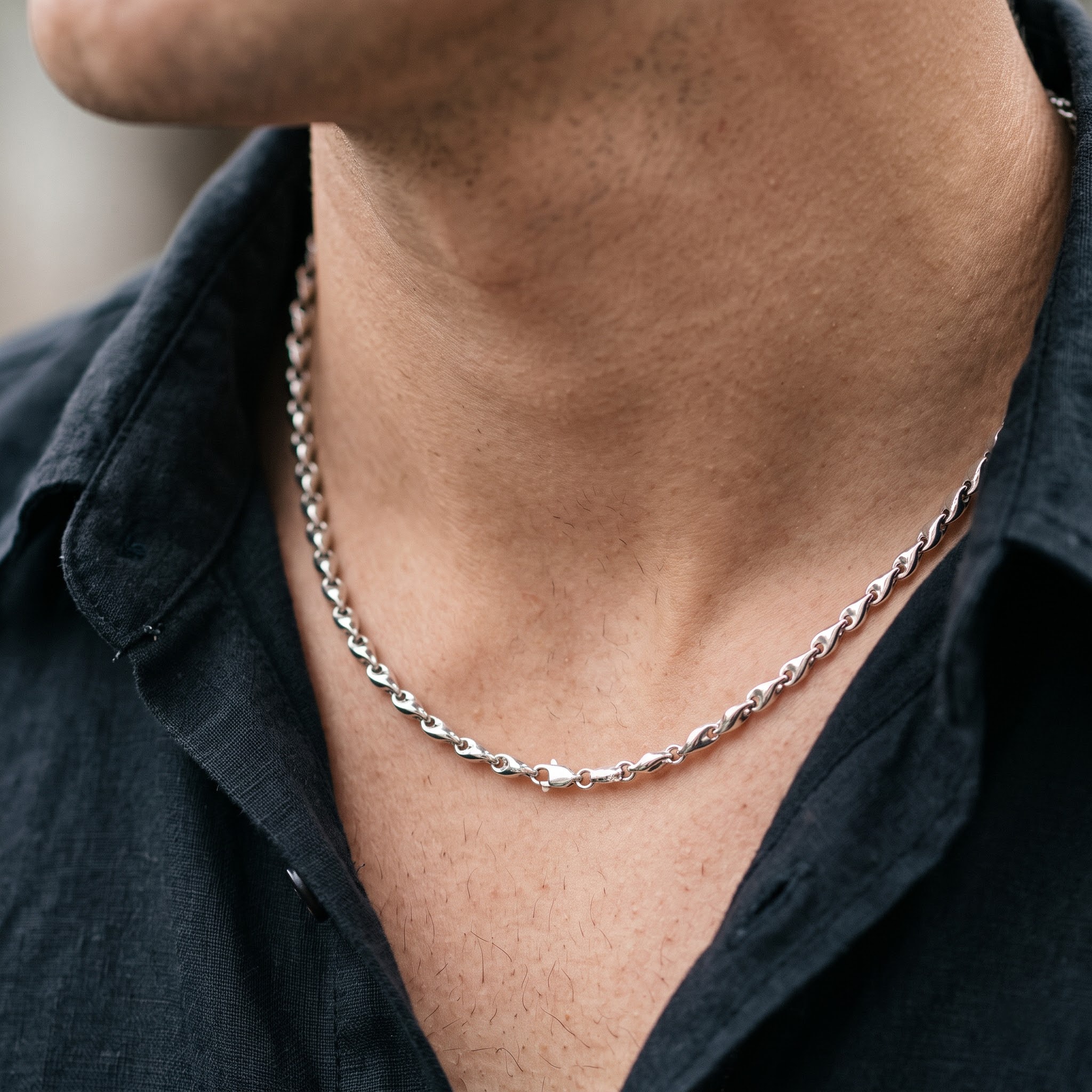 Twisted Tulip Link Necklace